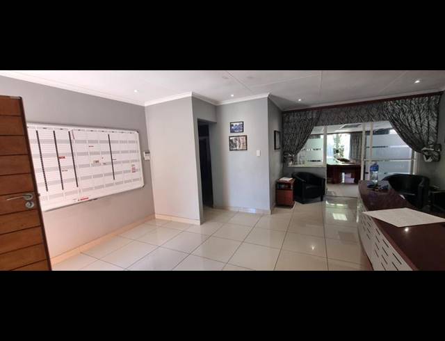 4 BEDROOM HOUSE FOR SALE IN ROOIHUISKRAAL